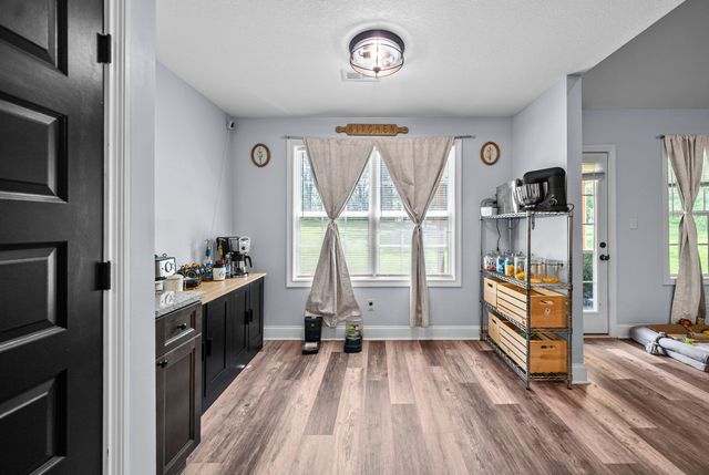 1691 Hugh Hunter Rd, Oak Grove, KY 42262