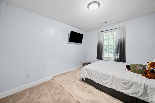 1691 Hugh Hunter Rd, Oak Grove, KY 42262