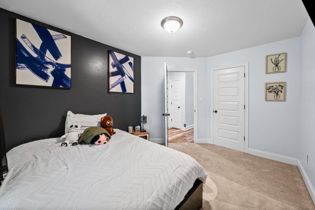 1691 Hugh Hunter Rd, Oak Grove, KY 42262