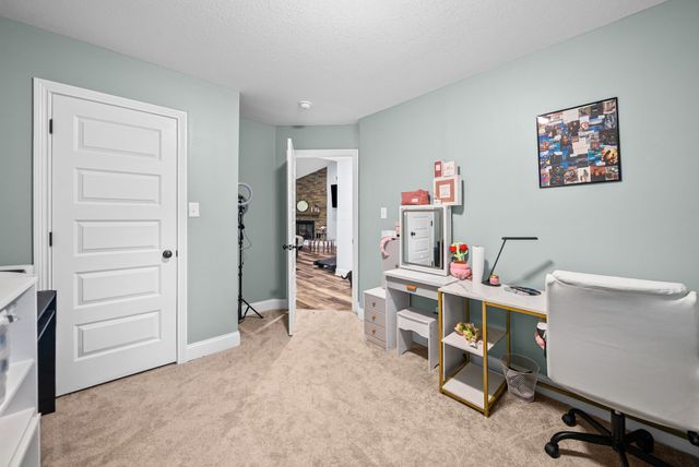 1691 Hugh Hunter Rd, Oak Grove, KY 42262