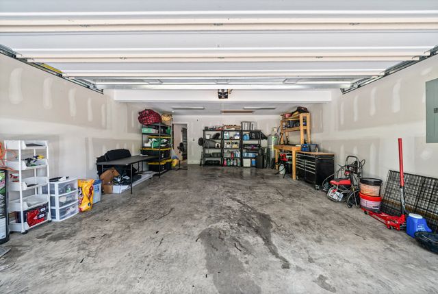 1691 Hugh Hunter Rd, Oak Grove, KY 42262