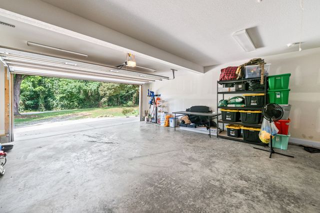 1691 Hugh Hunter Rd, Oak Grove, KY 42262