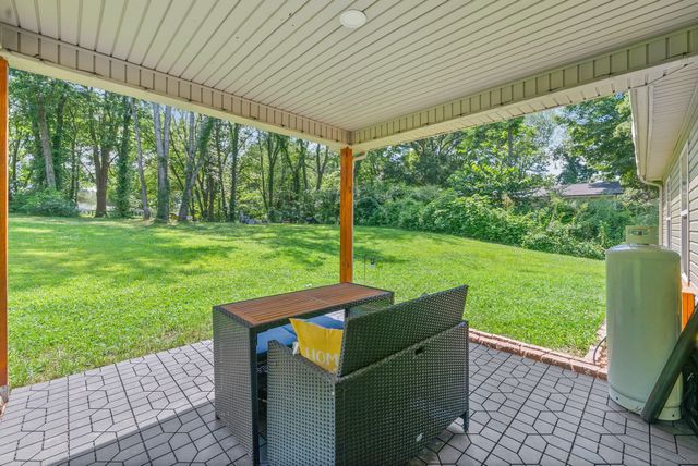 1691 Hugh Hunter Rd, Oak Grove, KY 42262
