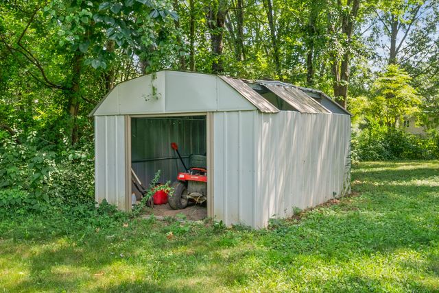 1691 Hugh Hunter Rd, Oak Grove, KY 42262
