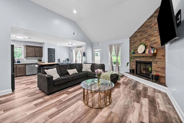 1691 Hugh Hunter Rd, Oak Grove, KY 42262