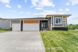 17815 Hickory Drive, Urbandale, IA 50323