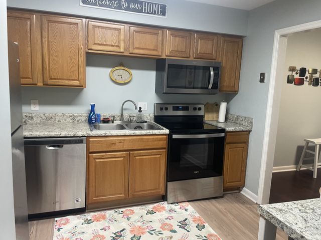 555 N DuPont Ave Apt D94, Madison, TN 37115