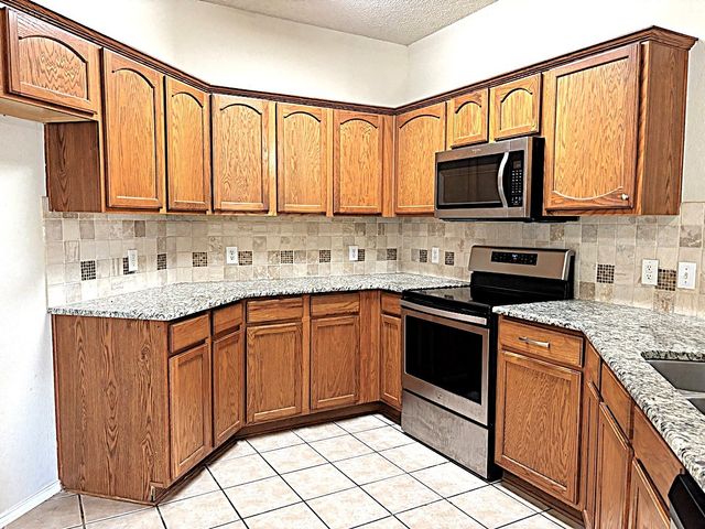 9805 Nixon Drive, Mckinney, TX 75072