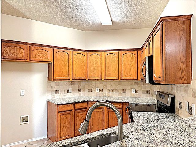 9805 Nixon Drive, Mckinney, TX 75072