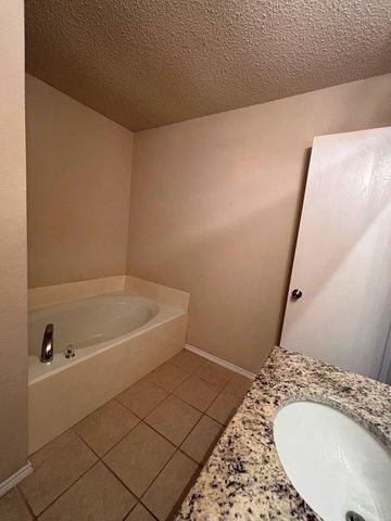 9805 Nixon Drive, Mckinney, TX 75072