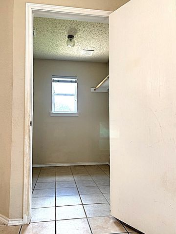 9805 Nixon Drive, Mckinney, TX 75072
