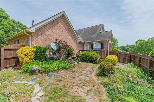 1600 Armistead Drive, Kernersville, NC 27284