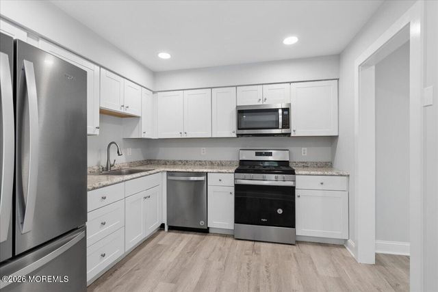 70 Oak Lane, Eatontown, NJ 07724