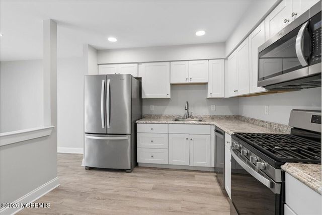 70 Oak Lane, Eatontown, NJ 07724