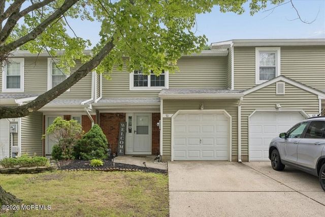 70 Oak Lane, Eatontown, NJ 07724