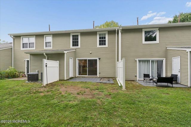 70 Oak Lane, Eatontown, NJ 07724