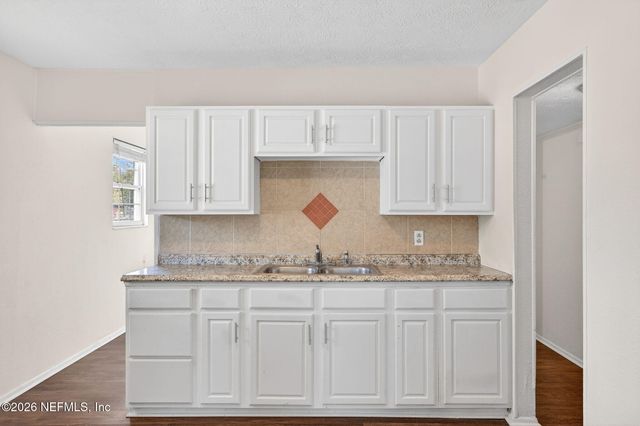 7014 CHRISTOPHER ROBIN Drive, Jacksonville, FL 32210