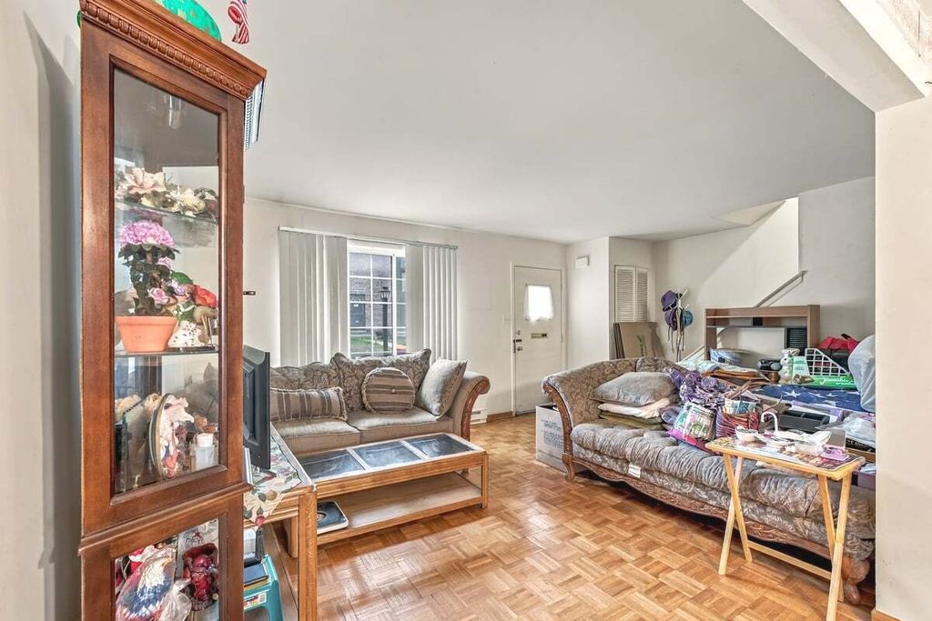17W678 Kirkland Lane, Villa Park, IL 60181 — photo 4