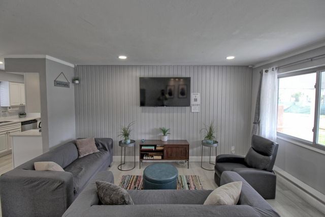 1324 N 24th Avenue, Hollywood, FL 33020
