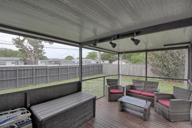 1324 N 24th Avenue, Hollywood, FL 33020