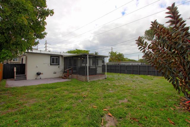 1324 N 24th Avenue, Hollywood, FL 33020