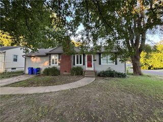 7041 Glenwood Street, Overland Park, KS 66204