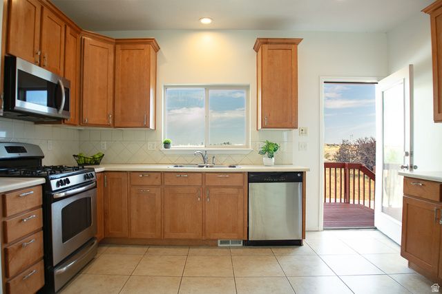 3365 N FALCON WAY, Layton, UT 84040