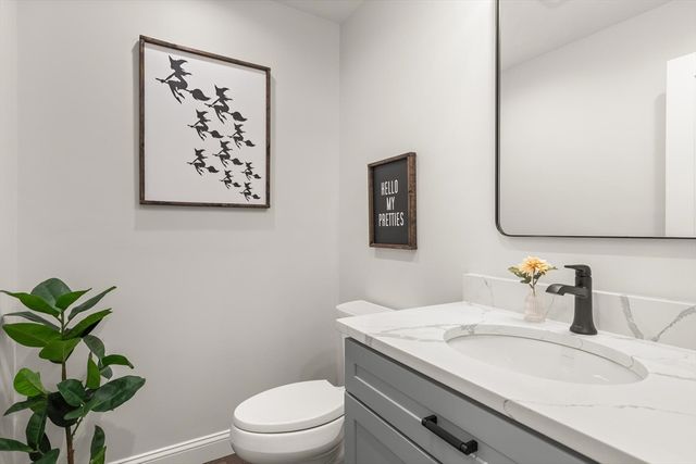 3 S Ridge Circle, Salem, MA 01970