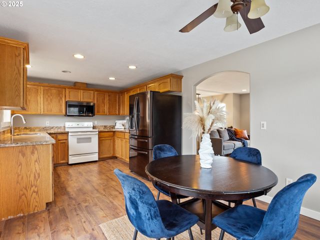 3210 Ne 130TH Ct, Vancouver, WA 98682