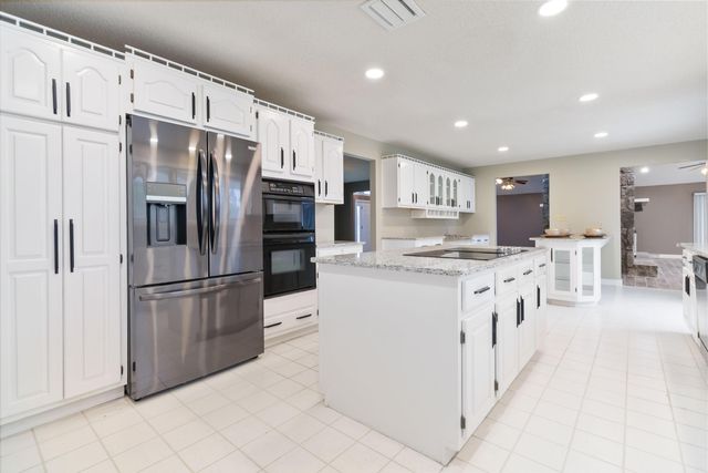 2056 W Laurel Road, London, KY 40741