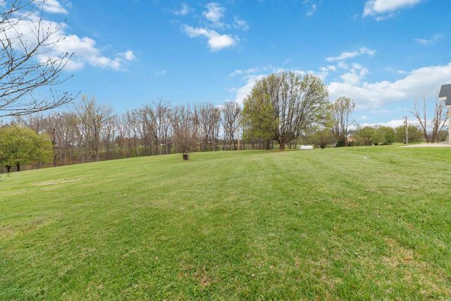 2056 W Laurel Road, London, KY 40741