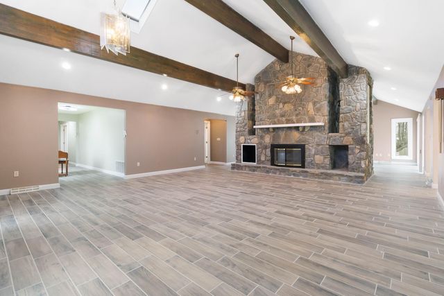 2056 W Laurel Road, London, KY 40741