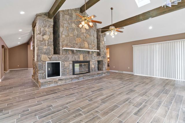 2056 W Laurel Road, London, KY 40741