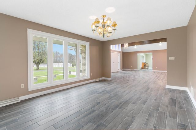 2056 W Laurel Road, London, KY 40741