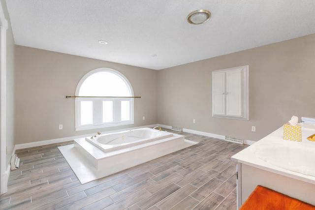2056 W Laurel Road, London, KY 40741
