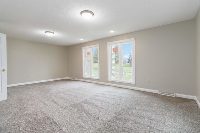 2056 W Laurel Road, London, KY 40741