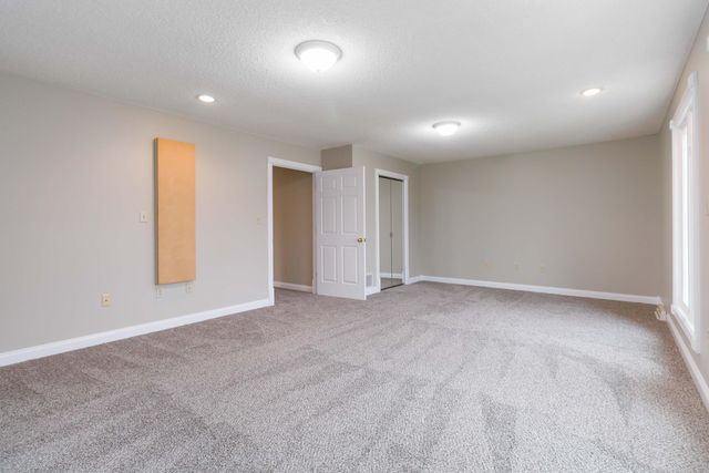 2056 W Laurel Road, London, KY 40741