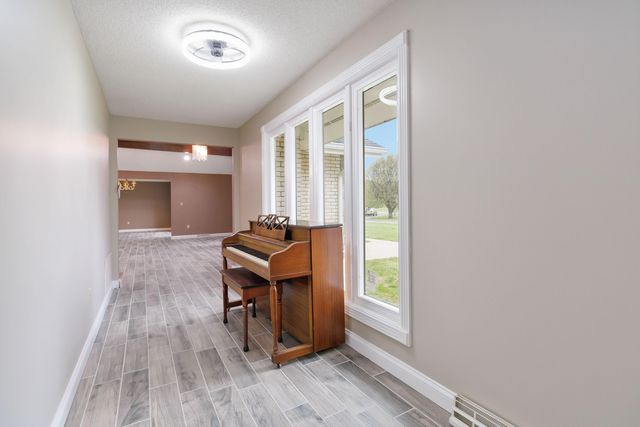 2056 W Laurel Road, London, KY 40741