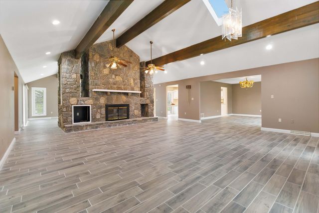 2056 W Laurel Road, London, KY 40741