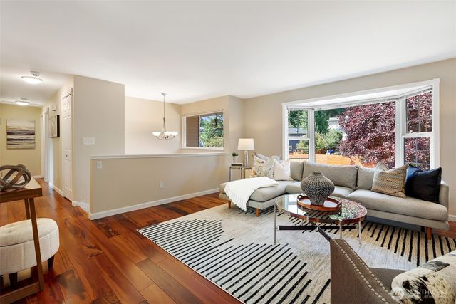 18109 56th Avenue W, Lynnwood, WA 98037