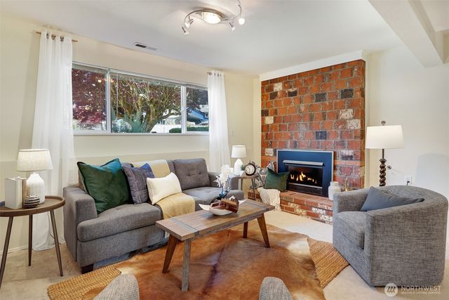 18109 56th Avenue W, Lynnwood, WA 98037