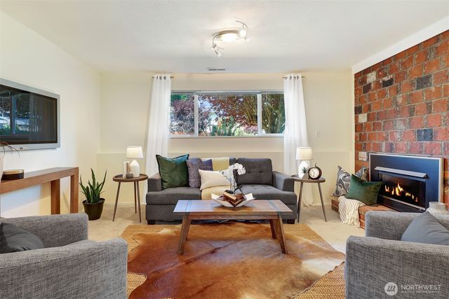 18109 56th Avenue W, Lynnwood, WA 98037