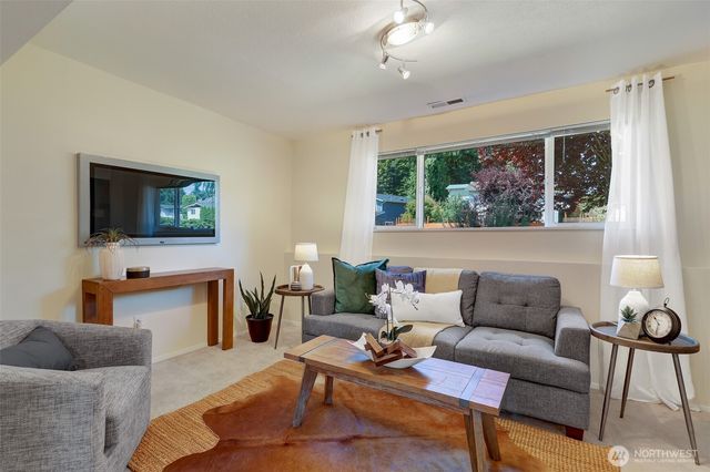 18109 56th Avenue W, Lynnwood, WA 98037