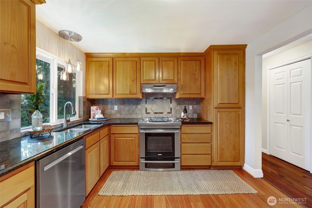 18109 56th Avenue W, Lynnwood, WA 98037