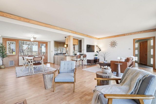 1009 Spring Valley ROAD, Burlington, WI 53105