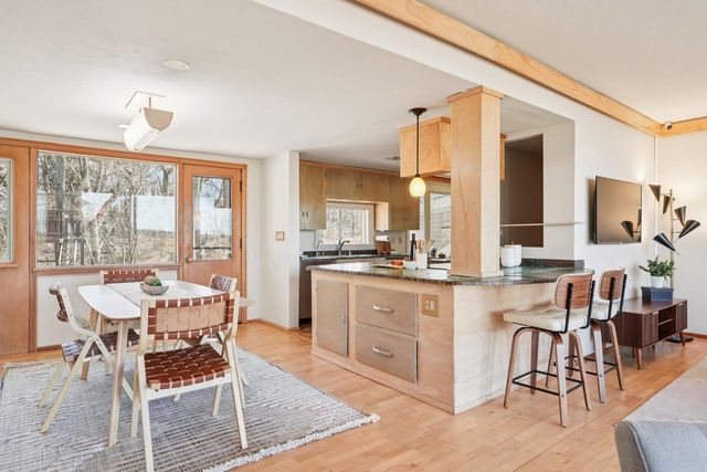 1009 Spring Valley ROAD, Burlington, WI 53105