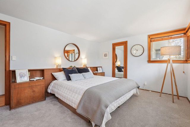 1009 Spring Valley ROAD, Burlington, WI 53105