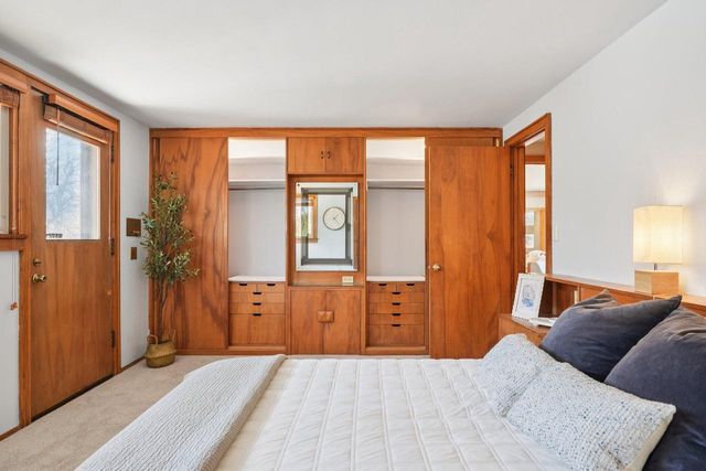 1009 Spring Valley ROAD, Burlington, WI 53105