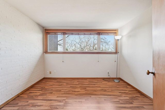 1009 Spring Valley ROAD, Burlington, WI 53105