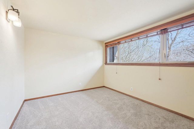 1009 Spring Valley ROAD, Burlington, WI 53105